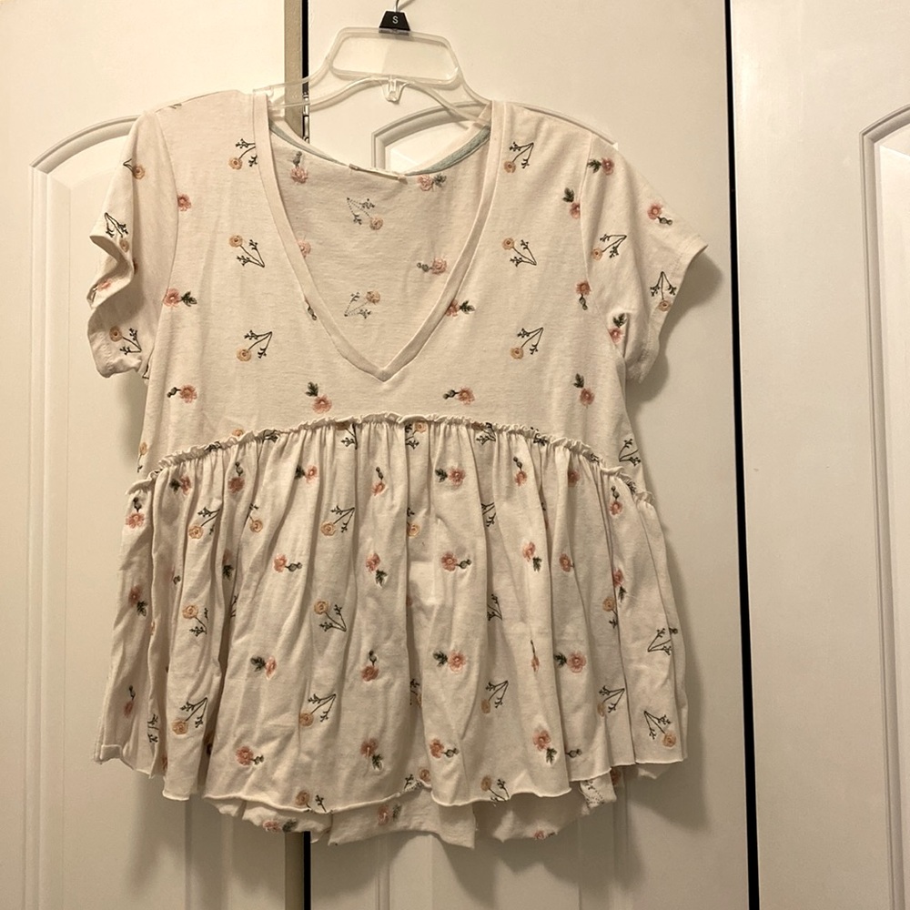 White flower shirt